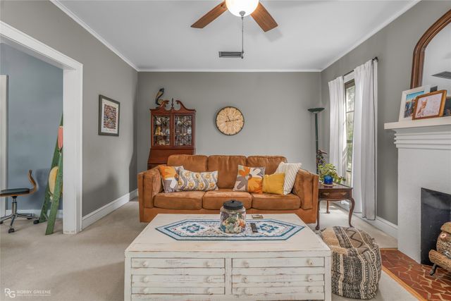 704 College, Shreveport, LA 71104