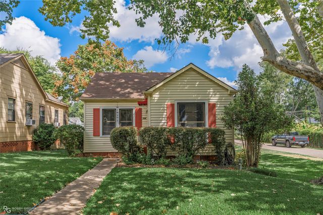 704 College, Shreveport, LA 71104