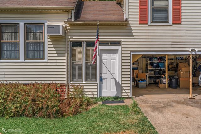 704 College, Shreveport, LA 71104