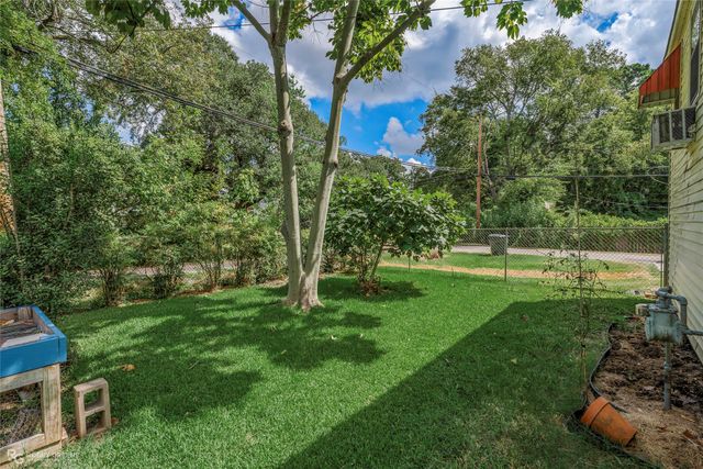 704 College, Shreveport, LA 71104