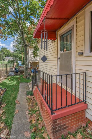 704 College, Shreveport, LA 71104