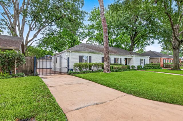 10026 Meadow Lake Lane, Houston, TX 77042