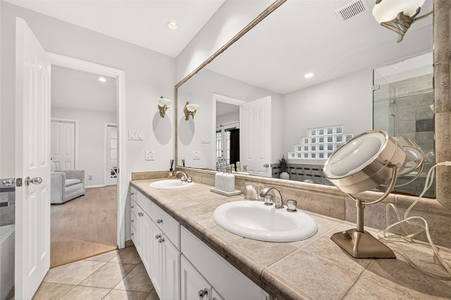 10026 Meadow Lake Lane, Houston, TX 77042