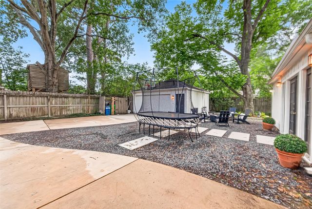 10026 Meadow Lake Lane, Houston, TX 77042