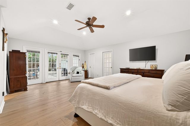 10026 Meadow Lake Lane, Houston, TX 77042