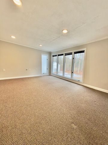 4 Lockwood Rd, Wilmington, MA 01887