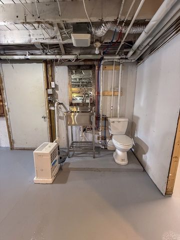 4 Lockwood Rd, Wilmington, MA 01887