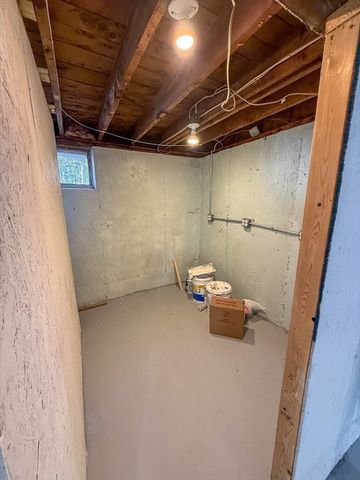 4 Lockwood Rd, Wilmington, MA 01887