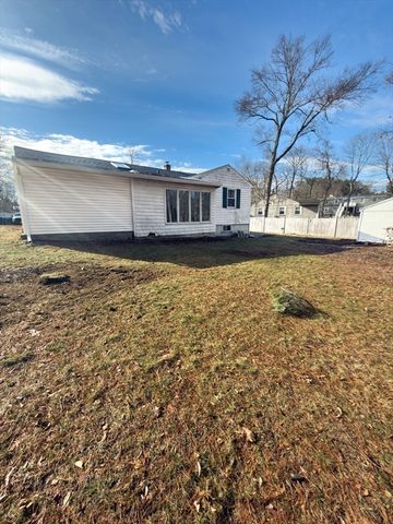 4 Lockwood Rd, Wilmington, MA 01887