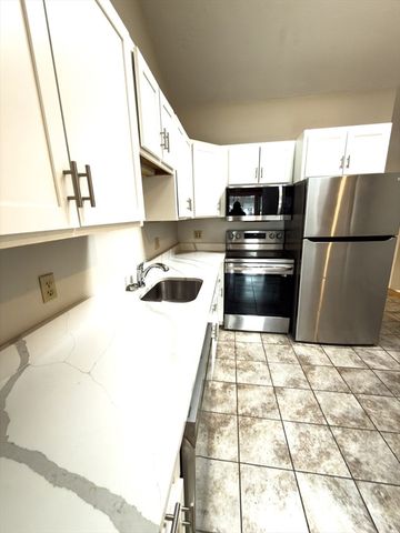 4 Lockwood Rd, Wilmington, MA 01887