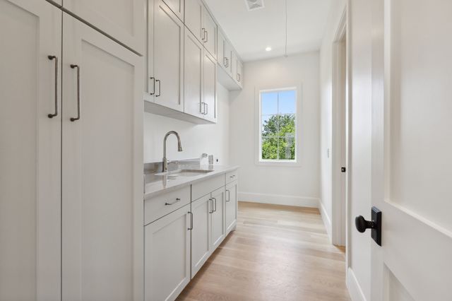 1801 Loving Avenue, Dallas, TX 75214