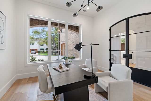 1801 Loving Avenue, Dallas, TX 75214