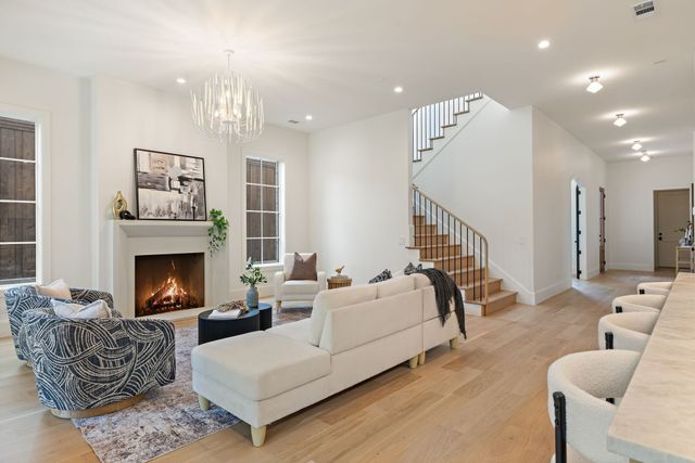 1801 Loving Avenue, Dallas, TX 75214