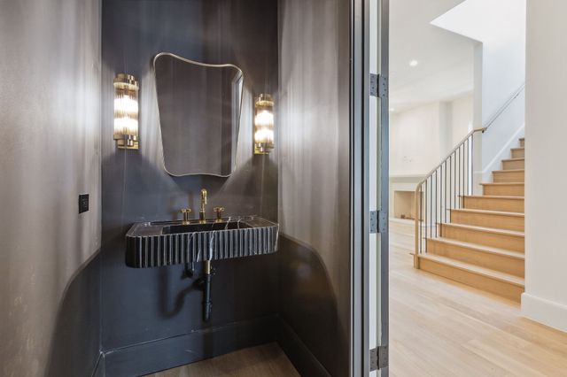 1801 Loving Avenue, Dallas, TX 75214