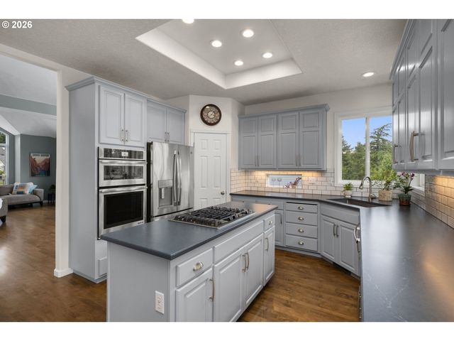 3245 Se HALL Ct, Troutdale, OR 97060