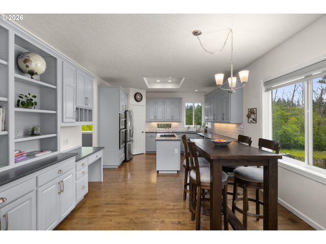 3245 Se HALL Ct, Troutdale, OR 97060