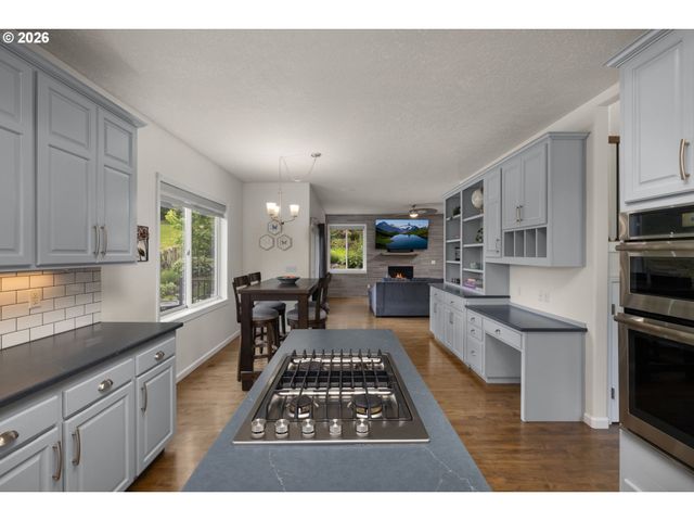 3245 Se HALL Ct, Troutdale, OR 97060