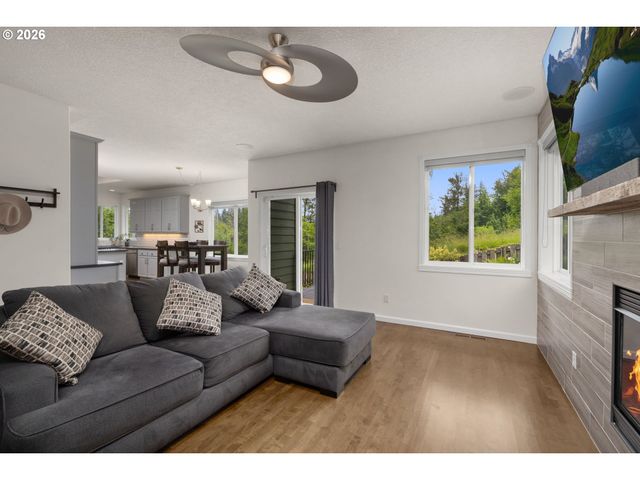 3245 Se HALL Ct, Troutdale, OR 97060
