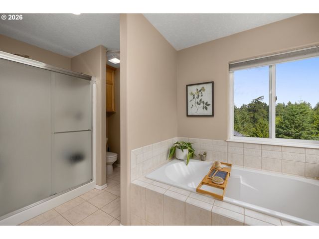 3245 Se HALL Ct, Troutdale, OR 97060