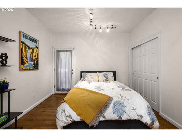 3245 Se HALL Ct, Troutdale, OR 97060