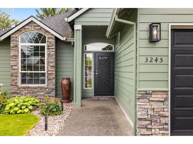 3245 Se HALL Ct, Troutdale, OR 97060