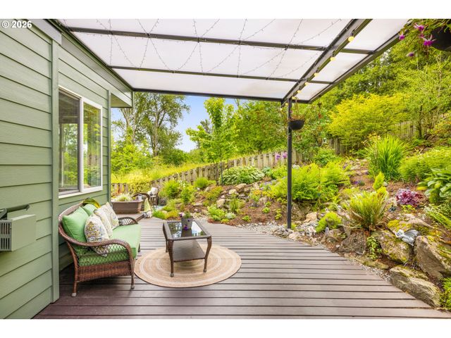 3245 Se HALL Ct, Troutdale, OR 97060
