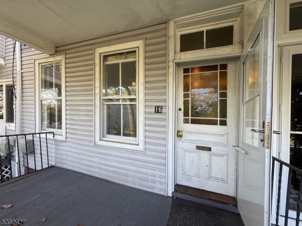 16 Beauvoir Ave, Summit City, NJ 07901