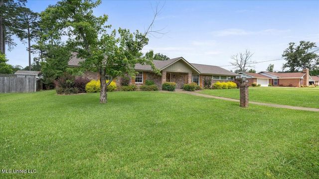 112 Eastgate Circle, Forest, MS 39074