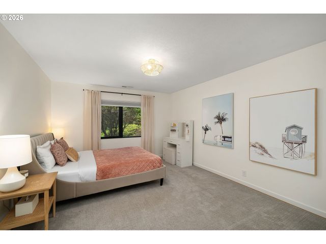 4767 Nw WOODSIDE Ter, Portland, OR 97210