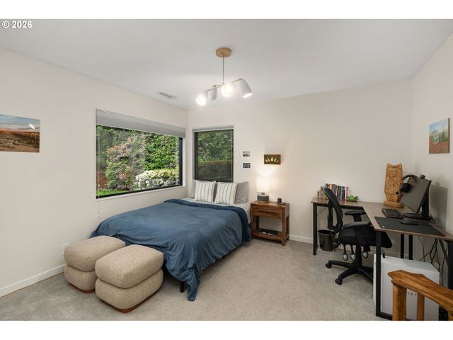4767 Nw WOODSIDE Ter, Portland, OR 97210