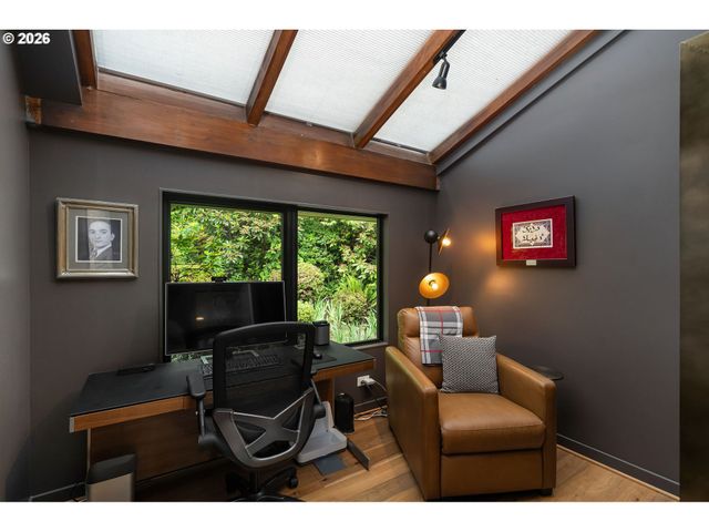4767 Nw WOODSIDE Ter, Portland, OR 97210