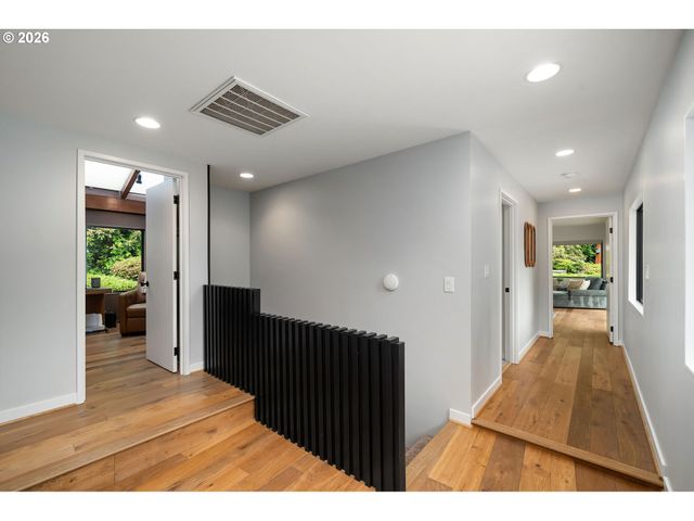4767 Nw WOODSIDE Ter, Portland, OR 97210