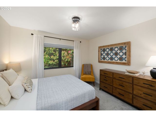 4767 Nw WOODSIDE Ter, Portland, OR 97210
