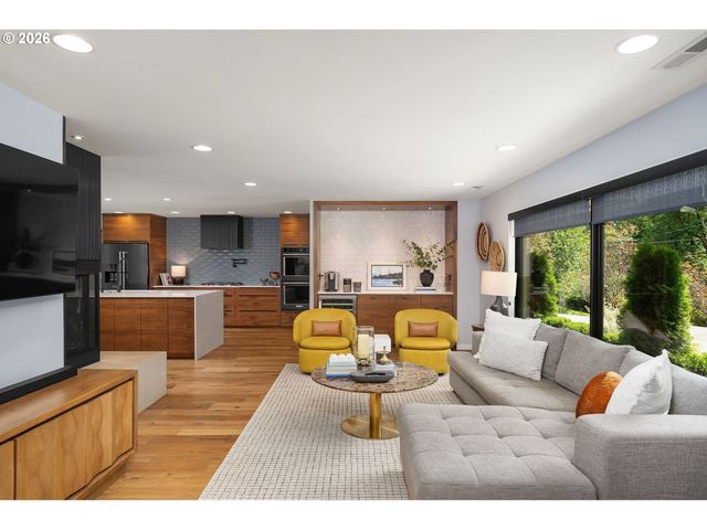 4767 Nw WOODSIDE Ter, Portland, OR 97210