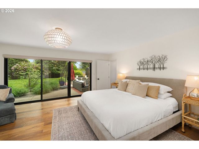 4767 Nw WOODSIDE Ter, Portland, OR 97210