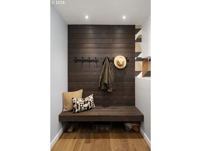 4767 Nw WOODSIDE Ter, Portland, OR 97210