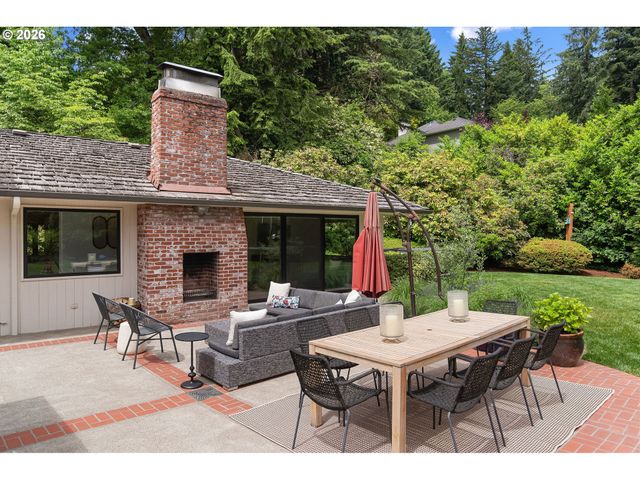 4767 Nw WOODSIDE Ter, Portland, OR 97210