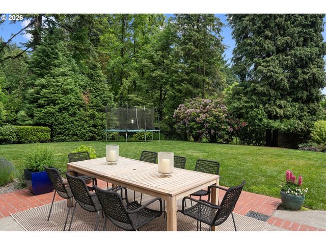 4767 Nw WOODSIDE Ter, Portland, OR 97210