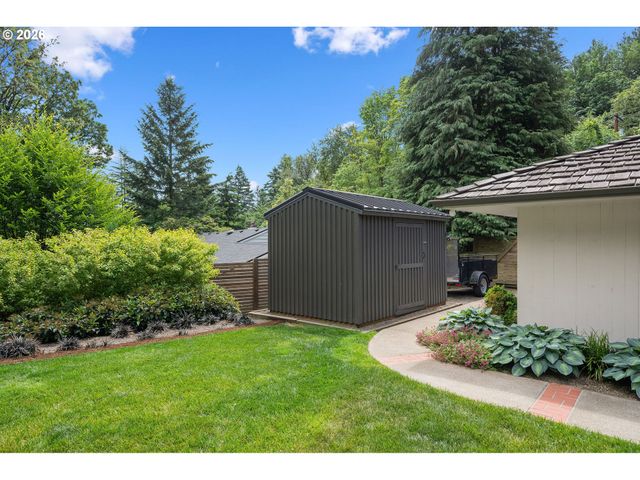 4767 Nw WOODSIDE Ter, Portland, OR 97210