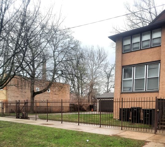 2665 E 77th Street, Chicago, IL 60649