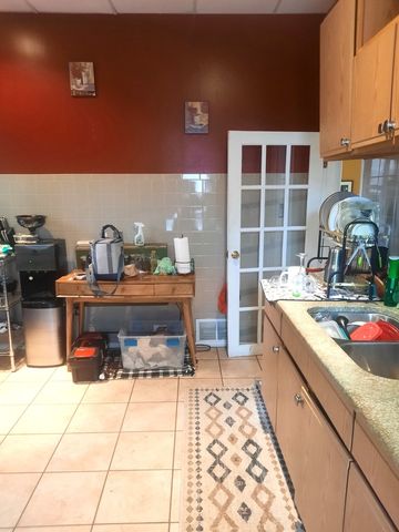 2665 E 77th Street, Chicago, IL 60649