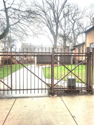 2665 E 77th Street, Chicago, IL 60649