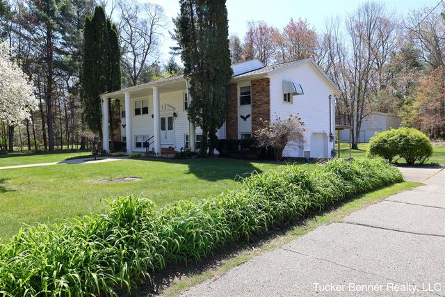 2447 W White Lake Drive, Whitehall, MI 49461