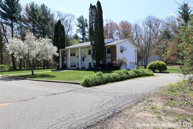 2447 W White Lake Drive, Whitehall, MI 49461