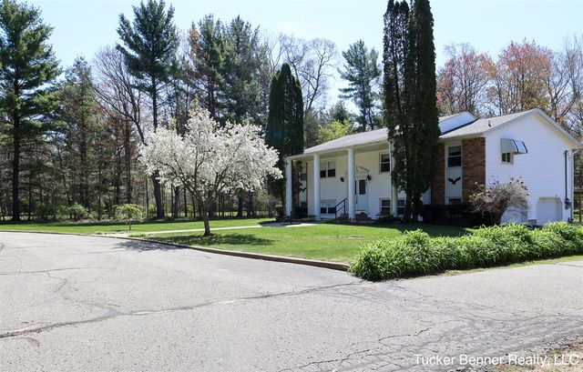 2447 W White Lake Drive, Whitehall, MI 49461