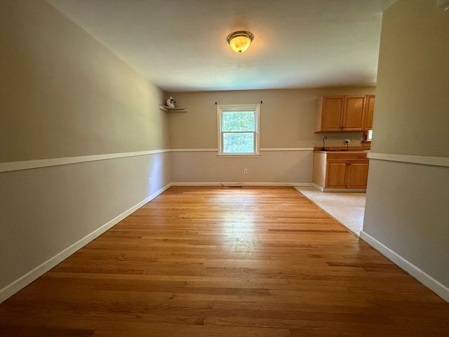 207 Leverett Rd, Shutesbury, MA 01072