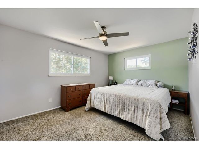 4 Seattle Ln, Longmont, CO 80501