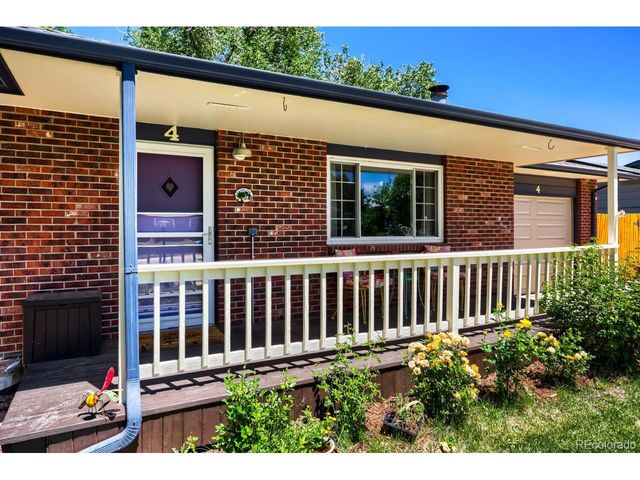 4 Seattle Ln, Longmont, CO 80501