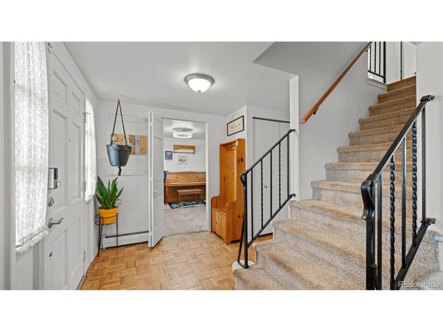 17 Clover Cir, Colorado Springs, CO 80906