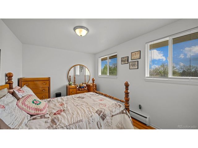 17 Clover Cir, Colorado Springs, CO 80906